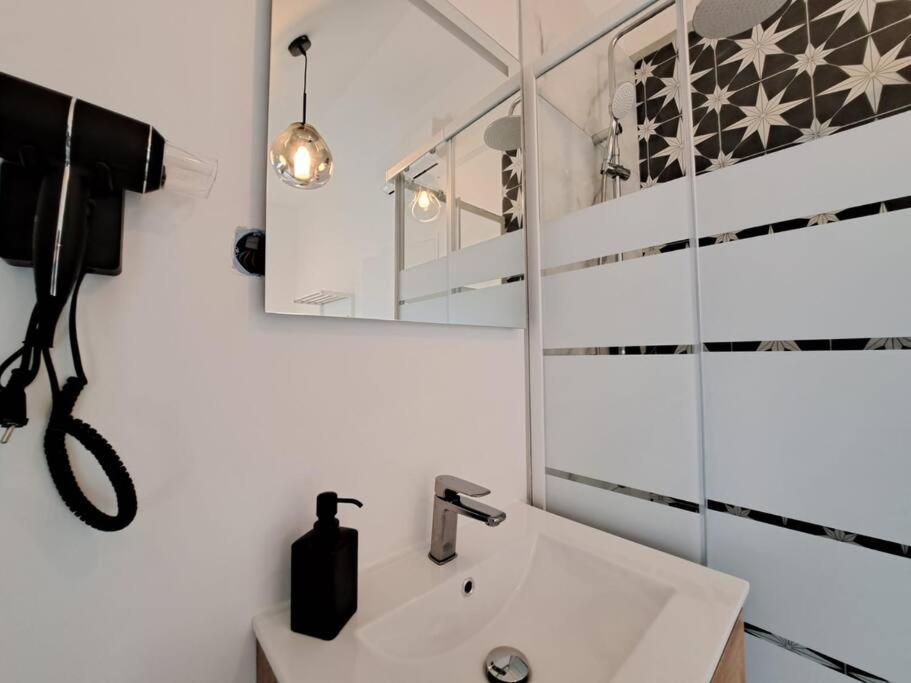 Mascate - Appartement Climatise En Hypercentre Reims Bagian luar foto